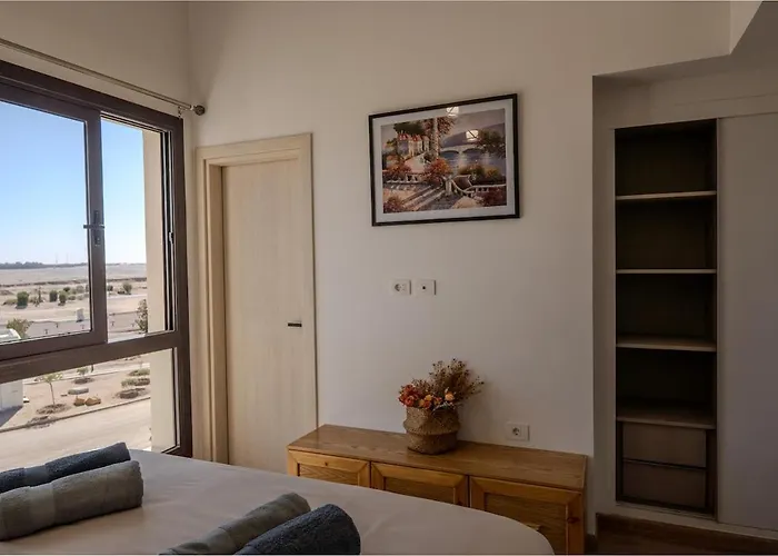 Signature Kamaran Duplex 1 Bed Pool & Views Apartment *