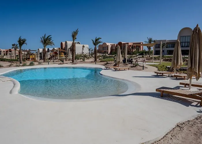 Signature Kamaran Duplex 1 Bed Pool & Views Apartment