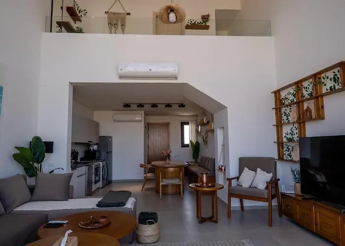 Signature Kamaran Duplex 1 Bed Pool & Views
